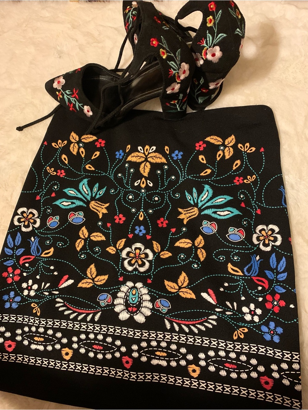 NEW! Black Floral Skirt Small and Embroidered Lace-Up Heels Set Size 8